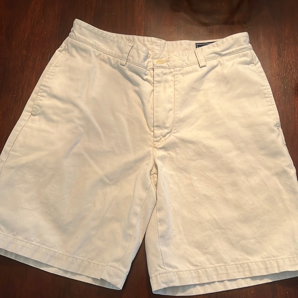 Vineyard Vines Light khaki shorts size 30